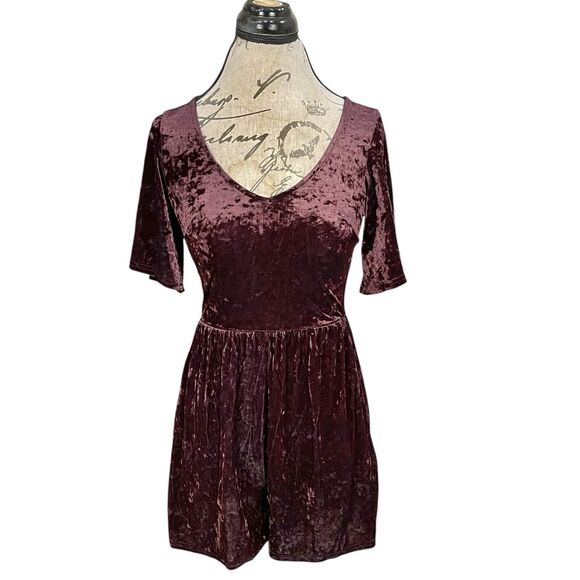 American Eagle Soft And Sexy Velvet Romper Small Burgundy Short Sleeve Y2k 90's - Picture 1 of 16